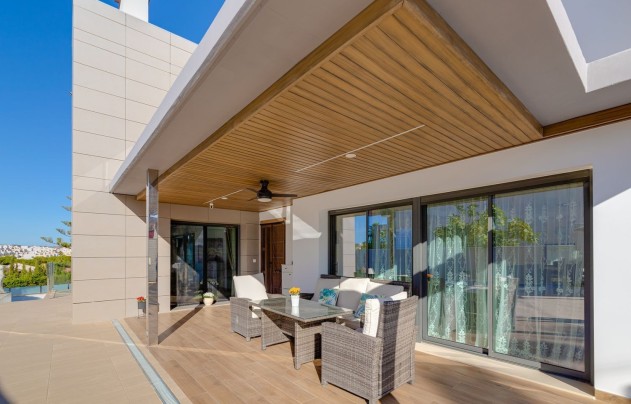 Resale - Villa - Torrevieja