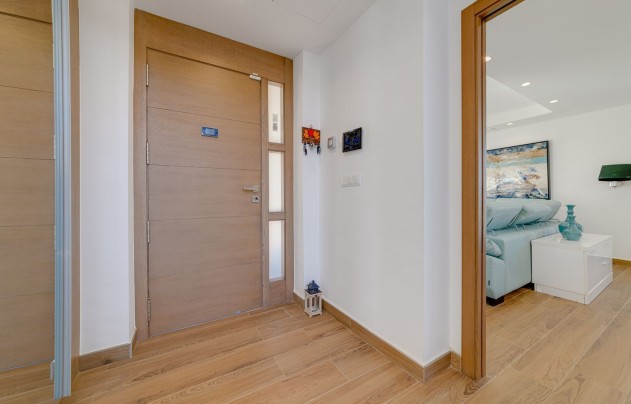 Resale - Villa - Torrevieja