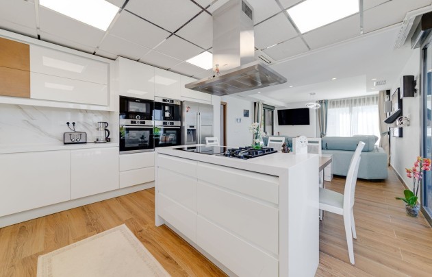 Resale - Villa - Torrevieja