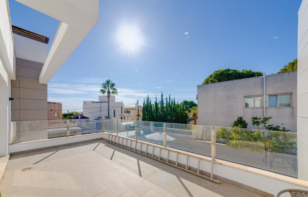 Resale - Villa - Torrevieja