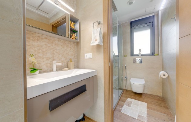 Resale - Villa - Torrevieja