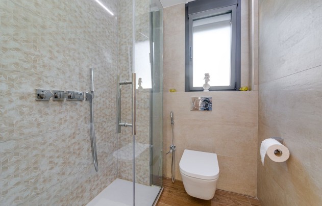 Resale - Villa - Torrevieja