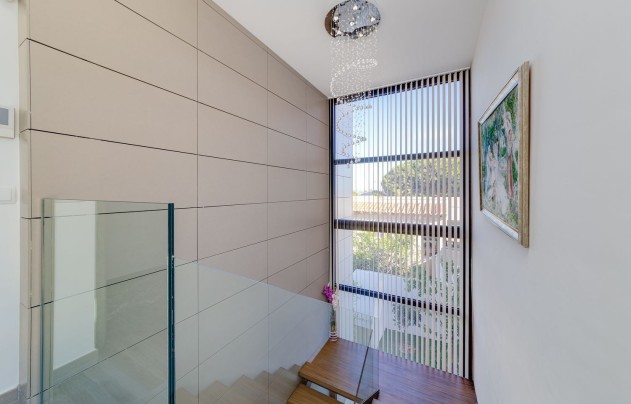 Resale - Villa - Torrevieja