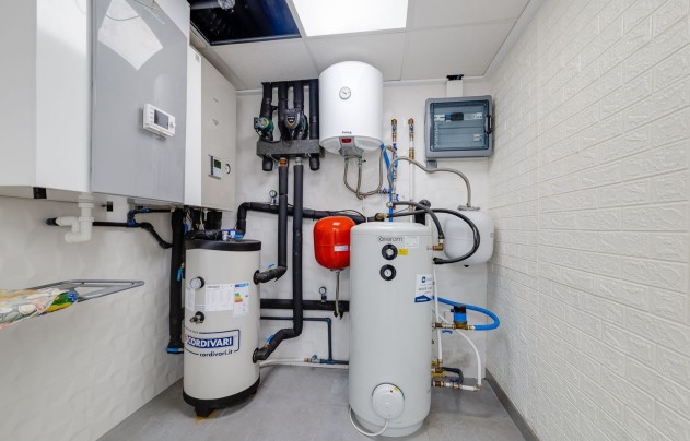 Resale - Villa - Torrevieja