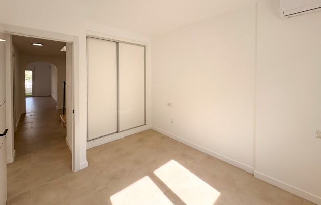 Resale - Villa - El Campello - Pueblo Acantilado - Venta Lanuza