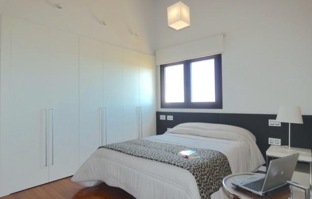 Resale - Villa - Algorfa