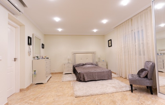 Resale - Villa - Torrevieja - Los Balcones