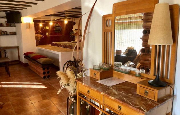 Herverkoop - Villa - Onil