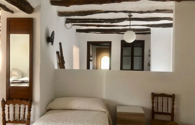 Herverkoop - Villa - Onil