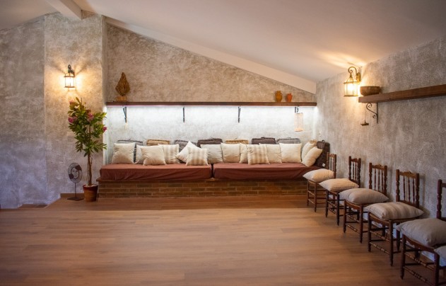 Herverkoop - Villa - Onil