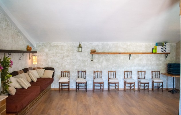 Herverkoop - Villa - Onil