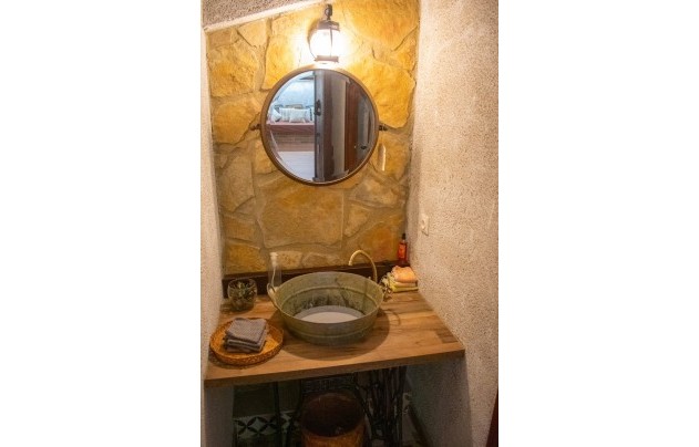 Herverkoop - Villa - Onil