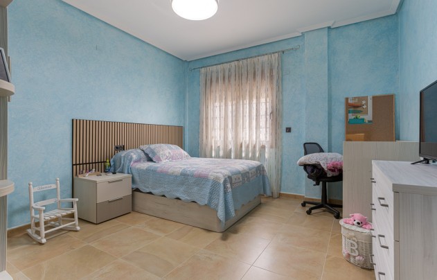 Resale - Villa - Los Montesinos - La Herrada