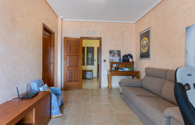 Resale - Villa - Los Montesinos - La Herrada