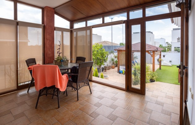 Resale - Villa - Los Montesinos - La Herrada