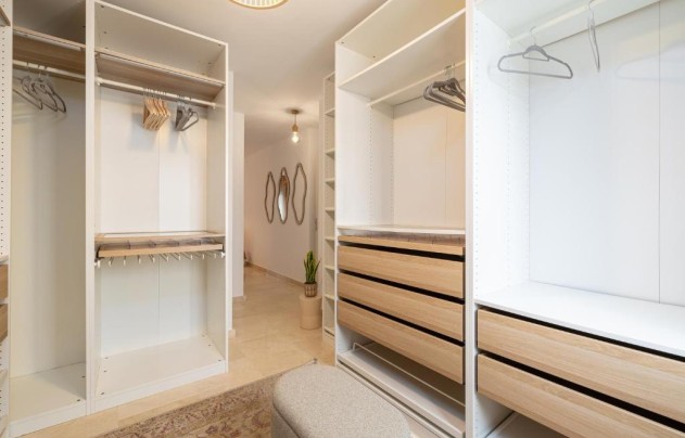 Resale - Apartment - Fuengirola