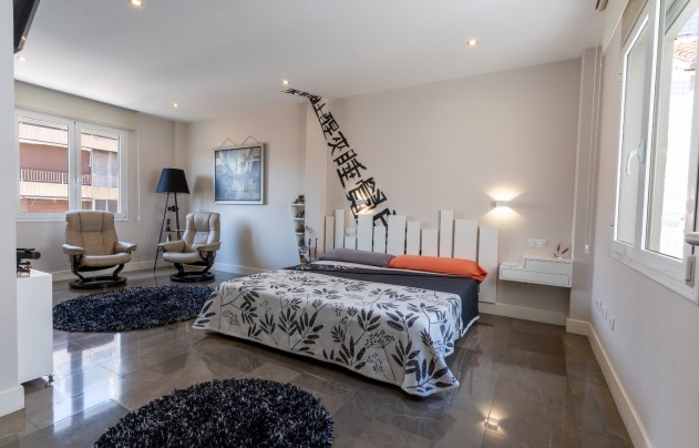 Resale - Apartment - Alicante - Center