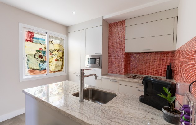 Resale - Apartment - Alicante - Center