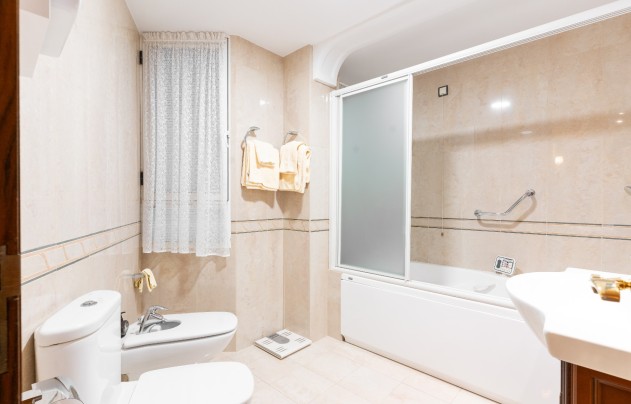 Resale - Apartment - Alicante - Center