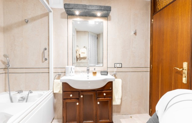 Resale - Apartment - Alicante - Center