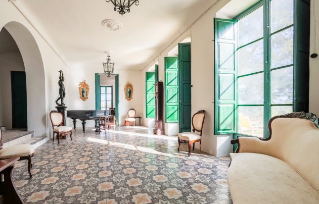 Resale - Villa - Alicante - Center