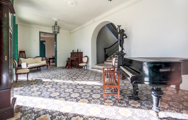 Resale - Villa - Alicante - Center