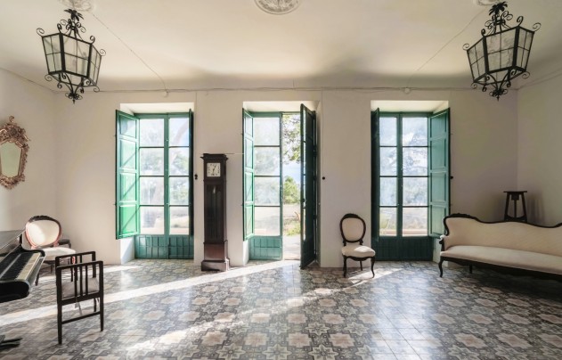 Resale - Villa - Alicante - Center