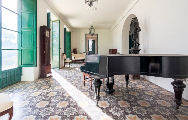 Resale - Villa - Alicante - Center