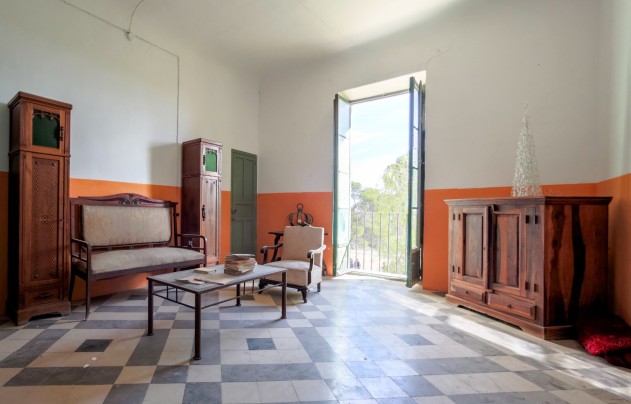 Resale - Villa - Alicante - Center