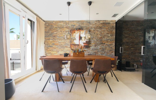 Resale - Villa - Torrevieja - Aguas Nuevas