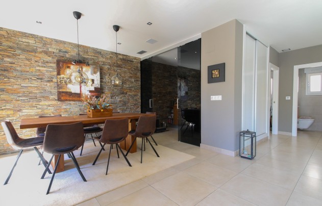 Resale - Villa - Torrevieja - Aguas Nuevas