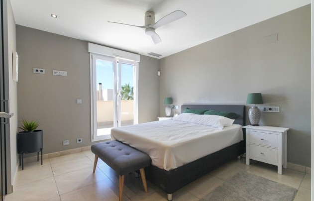 Resale - Villa - Torrevieja - Aguas Nuevas