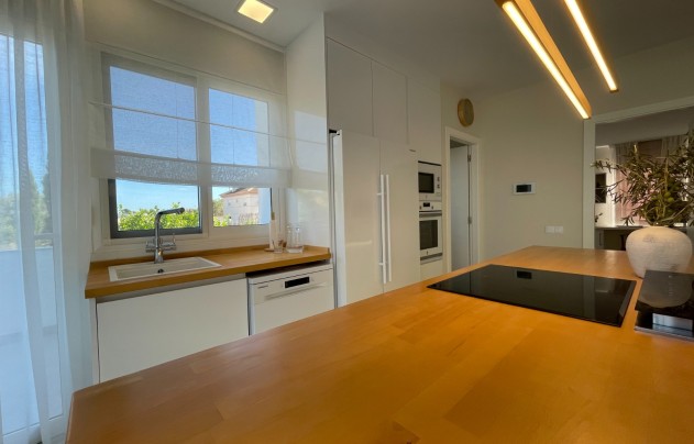 Resale - Villa - Orihuela