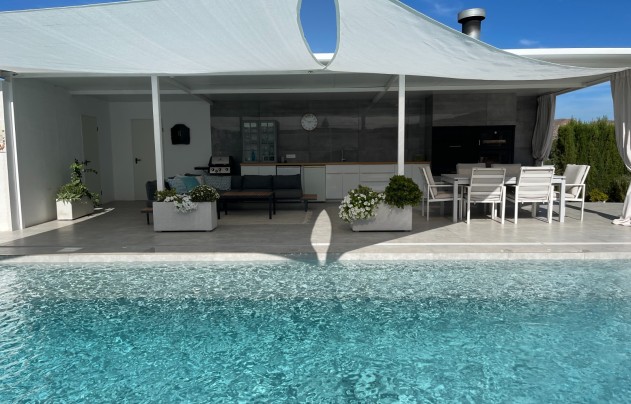 Resale - Villa - Orihuela