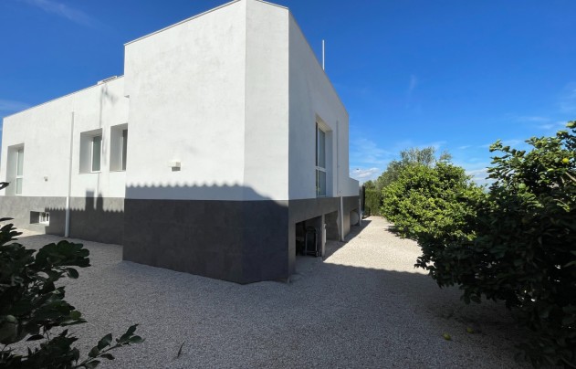 Resale - Villa - Orihuela