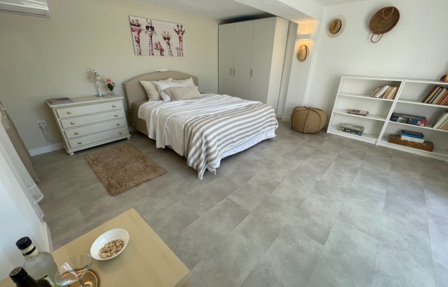 Resale - Villa - Orihuela