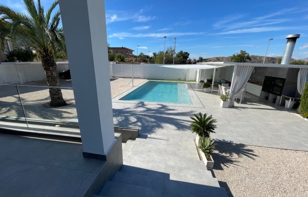 Resale - Villa - Orihuela