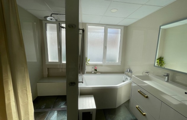 Resale - Villa - Orihuela