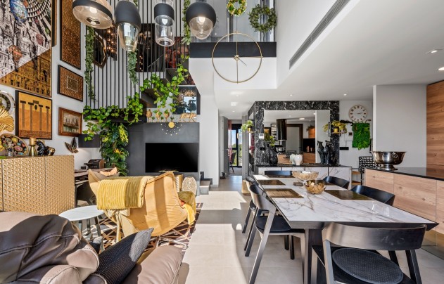 Resale - Apartment - Villamartín