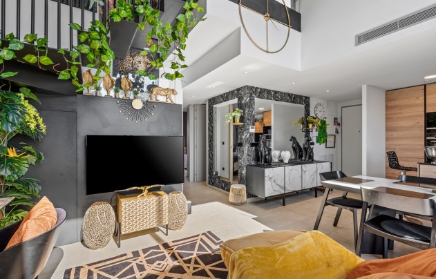 Resale - Apartment - Villamartín