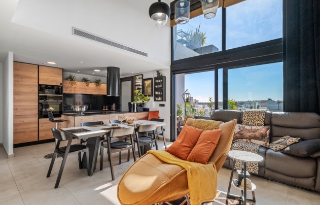 Resale - Apartment - Villamartín