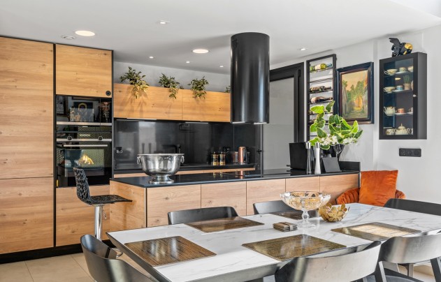 Resale - Apartment - Villamartín