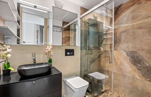 Resale - Apartment - Villamartín