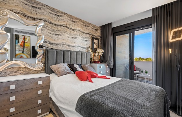 Resale - Apartment - Villamartín