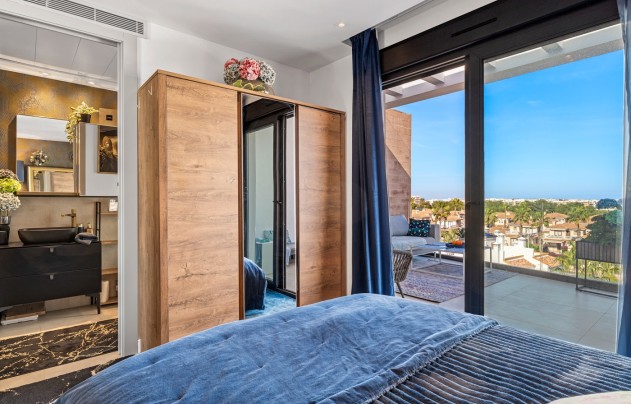 Resale - Apartment - Villamartín