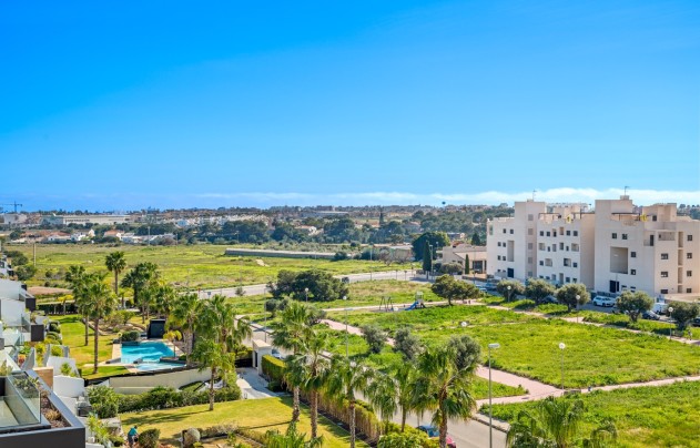 Resale - Apartment - Villamartín