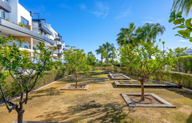 Resale - Apartment - Villamartín