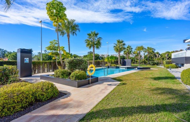 Resale - Apartment - Villamartín