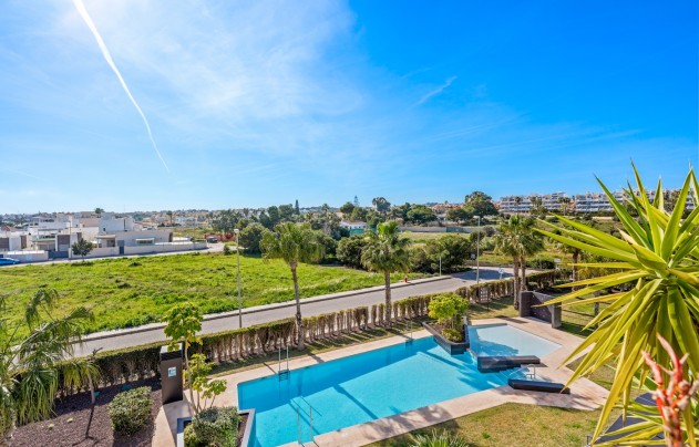 Resale - Apartment - Villamartín