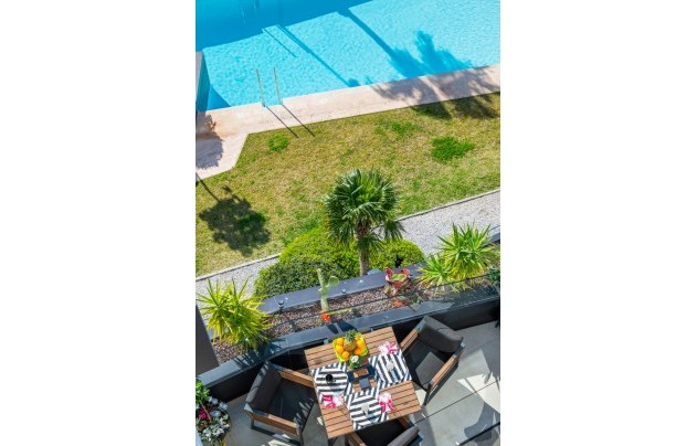 Resale - Apartment - Villamartín